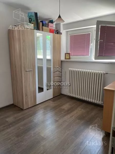 Četvoroiposoban stan | 4zida