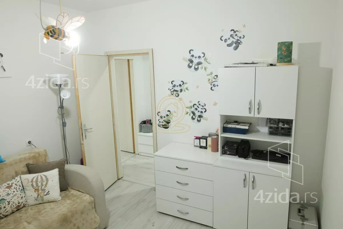 Petosoban stan | 4zida