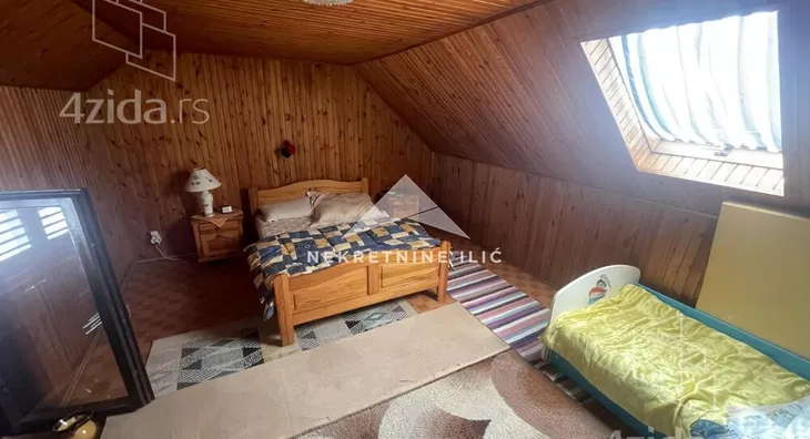 Poslovna zgrada | 4zida