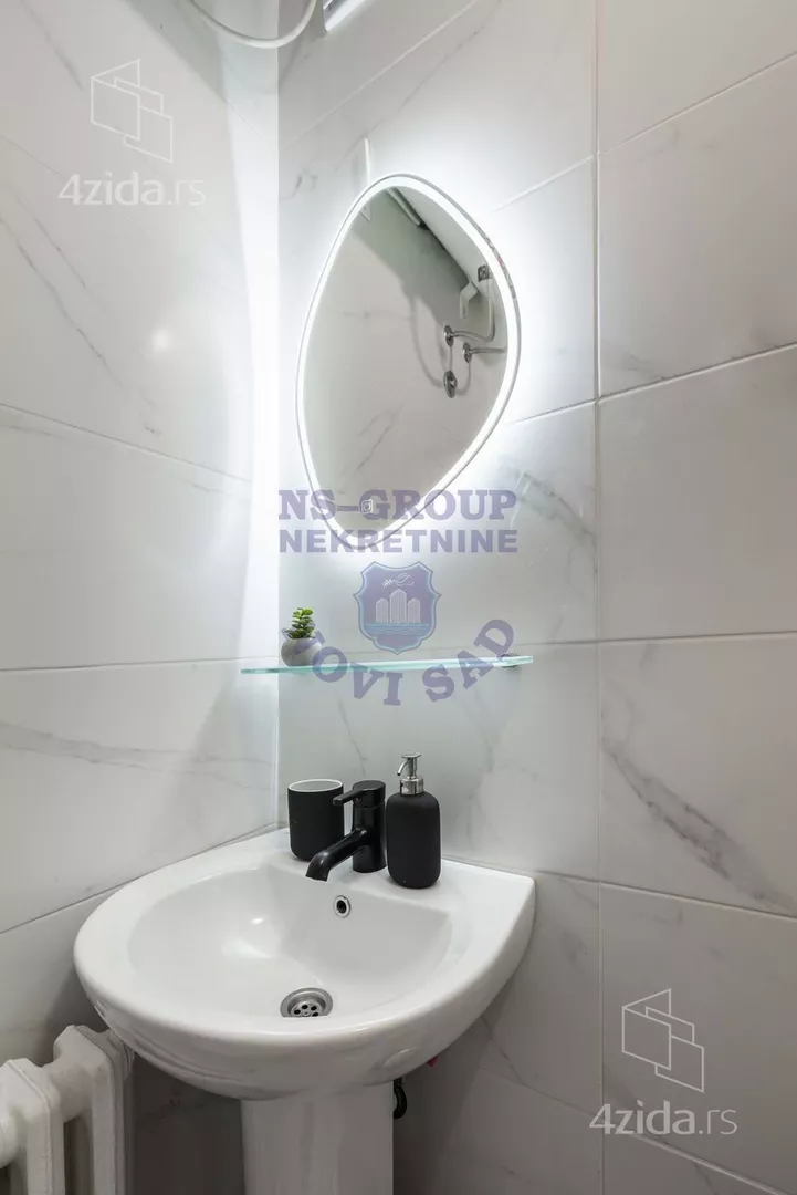 Sedmosoban stan | 4zida