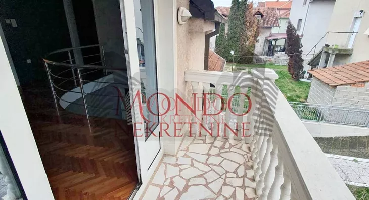 Poslovna zgrada | 4zida