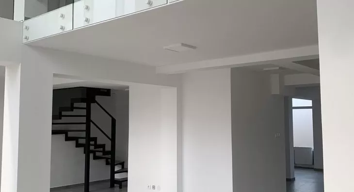 Lokal | 4zida