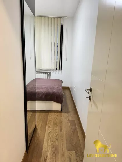 TRG GALERIJA | 4zida.rs