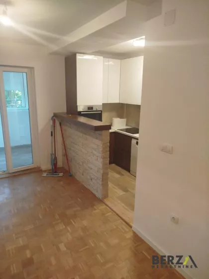 Železnička stanica | 4zida.rs