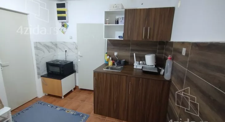 Četvoroiposoban stan | 4zida