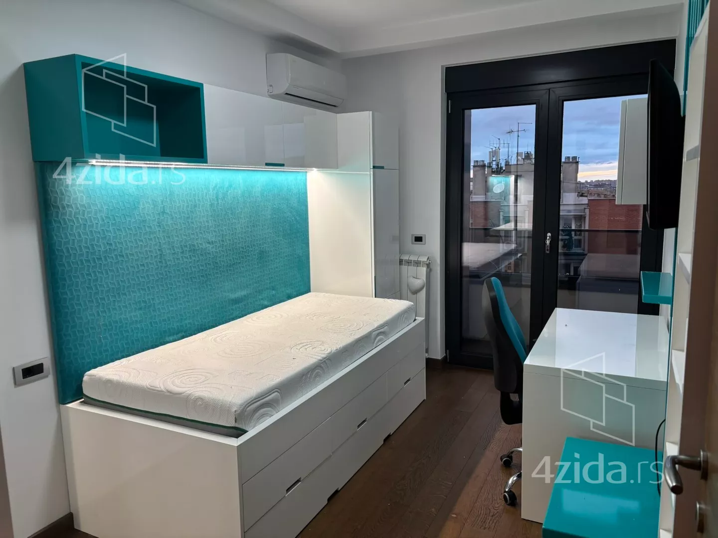 Četvorosoban stan | 4zida