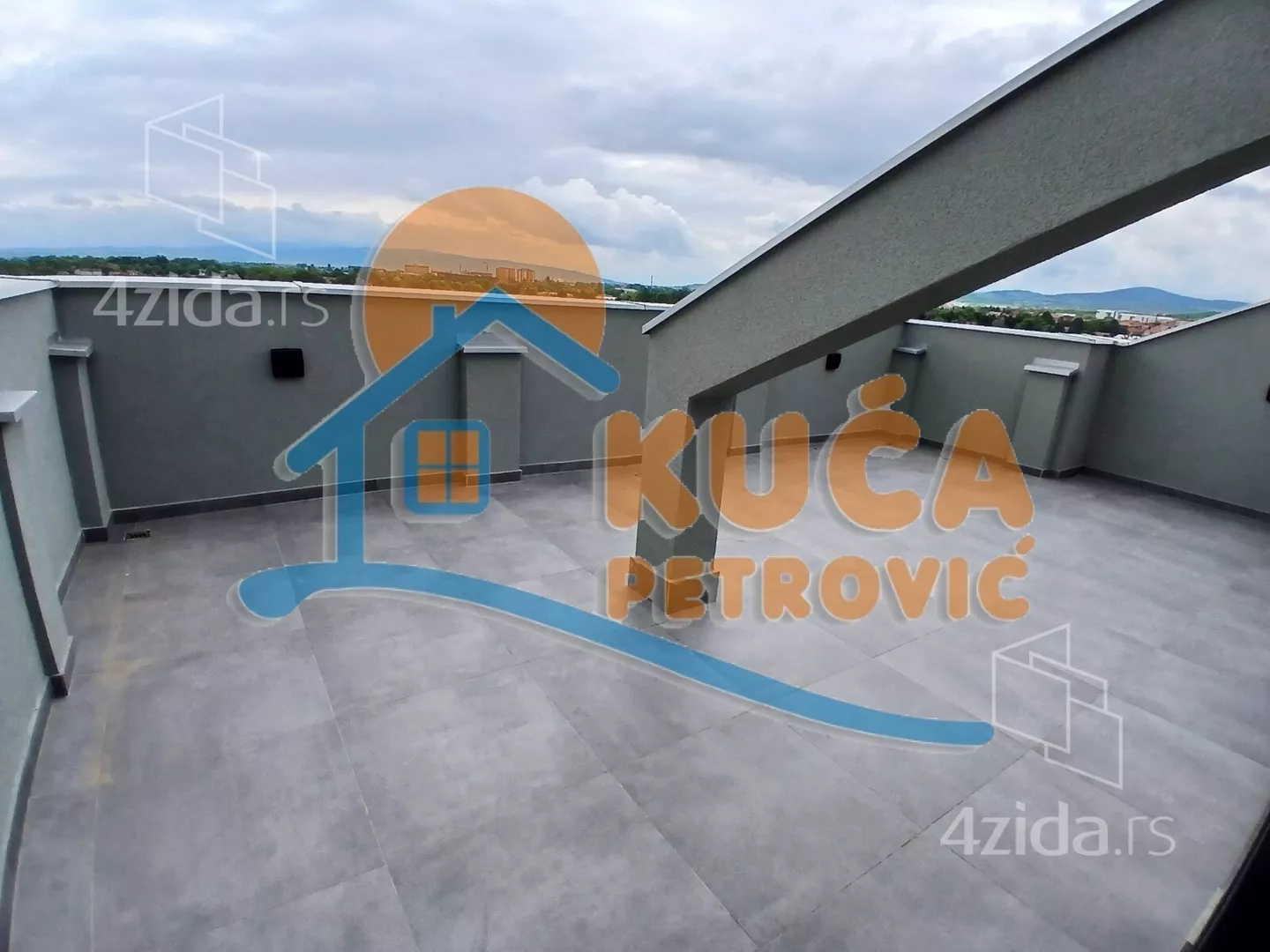 Lokal | 4zida