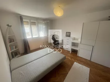 Milana Raspopovića | 4zida.rs