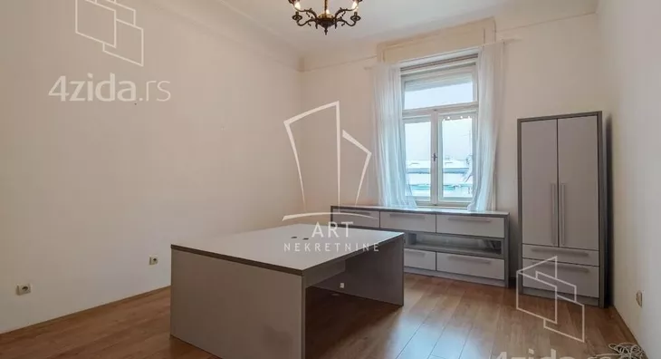 Četvoroiposoban stan | 4zida