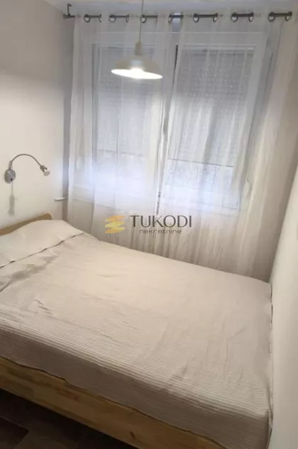 Pariske komune | 4zida.rs