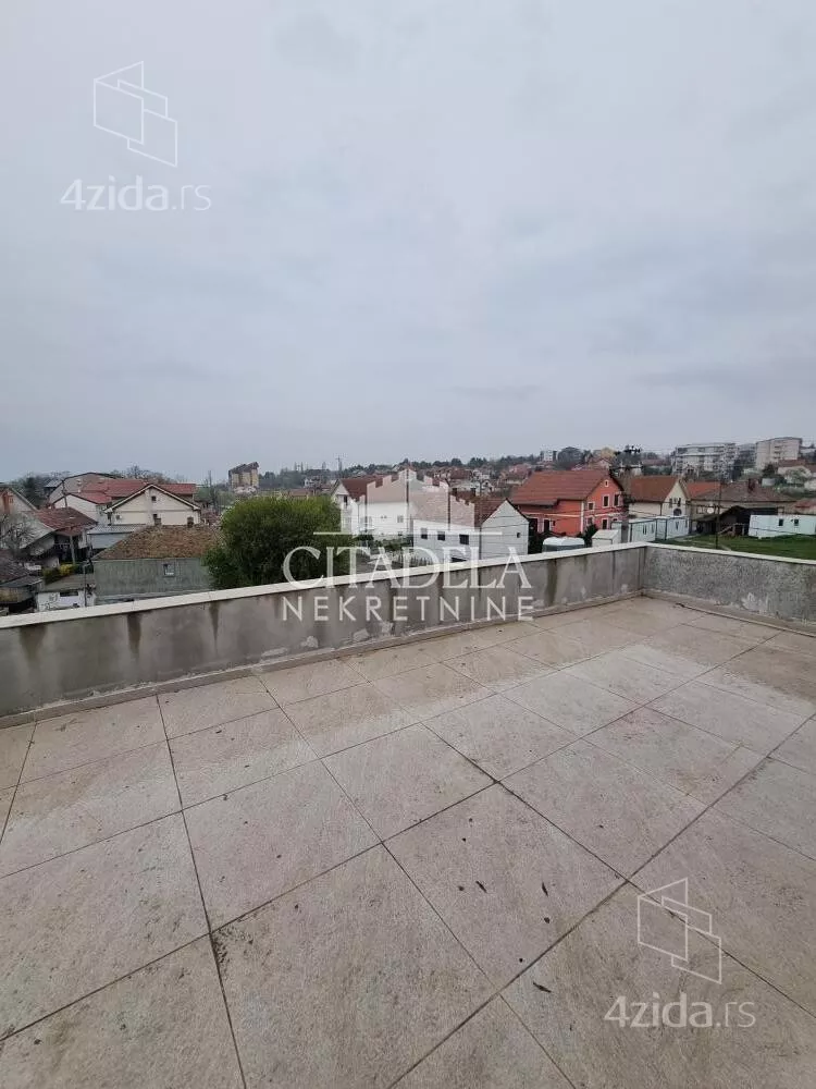 Petosoban stan | 4zida