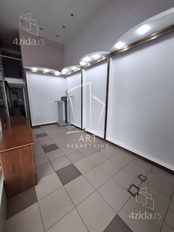 Lokal | 4zida