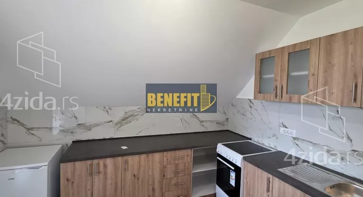 Četvoroiposoban stan | 4zida