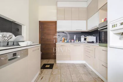 Dinarska bb | 4zida.rs