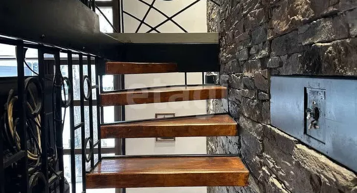 Lokal | 4zida