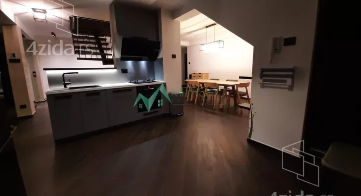 Četvoroiposoban stan | 4zida