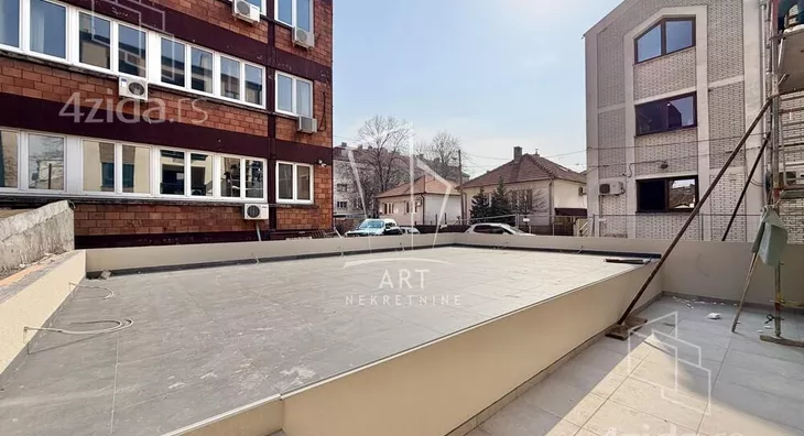 Troiposoban stan | 4zida