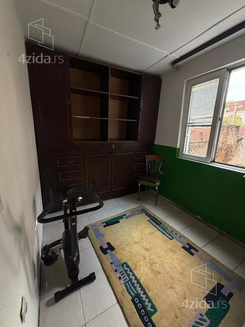 Četvoroiposoban stan | 4zida