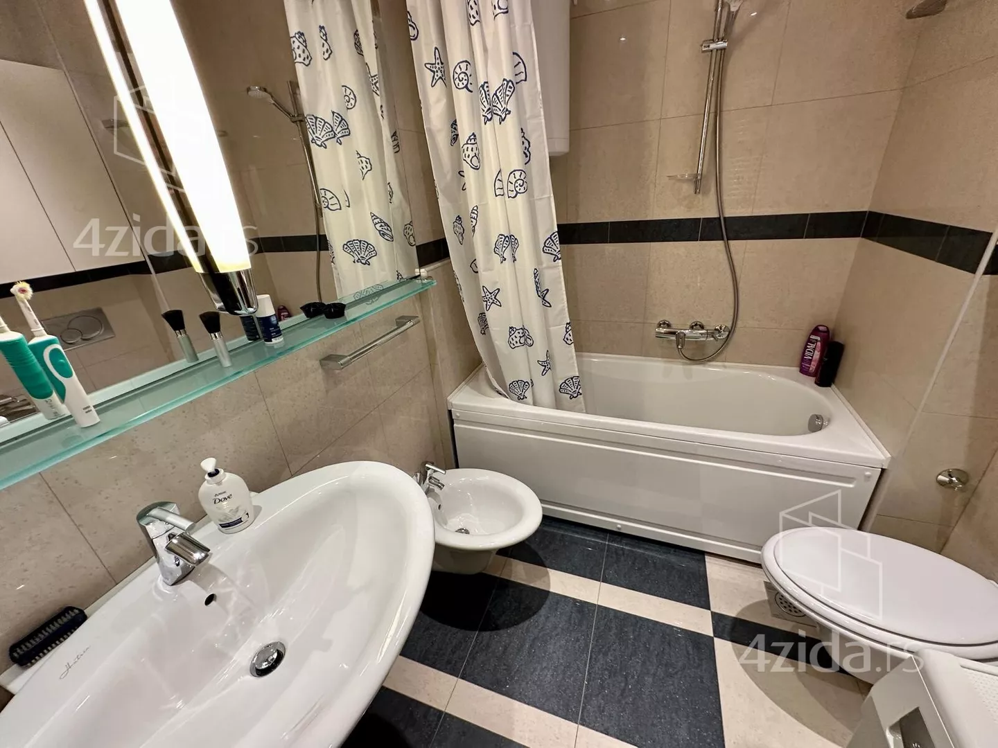 Četvorosoban stan | 4zida