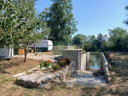 Ostrikovac | 4zida.rs