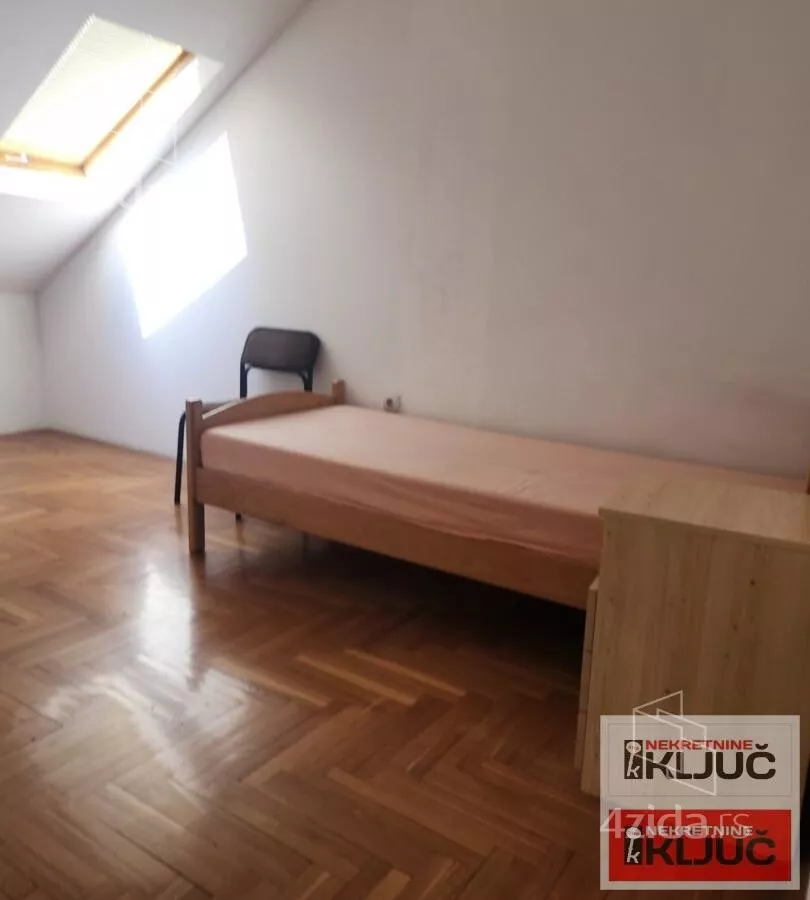 Četvoroiposoban stan | 4zida