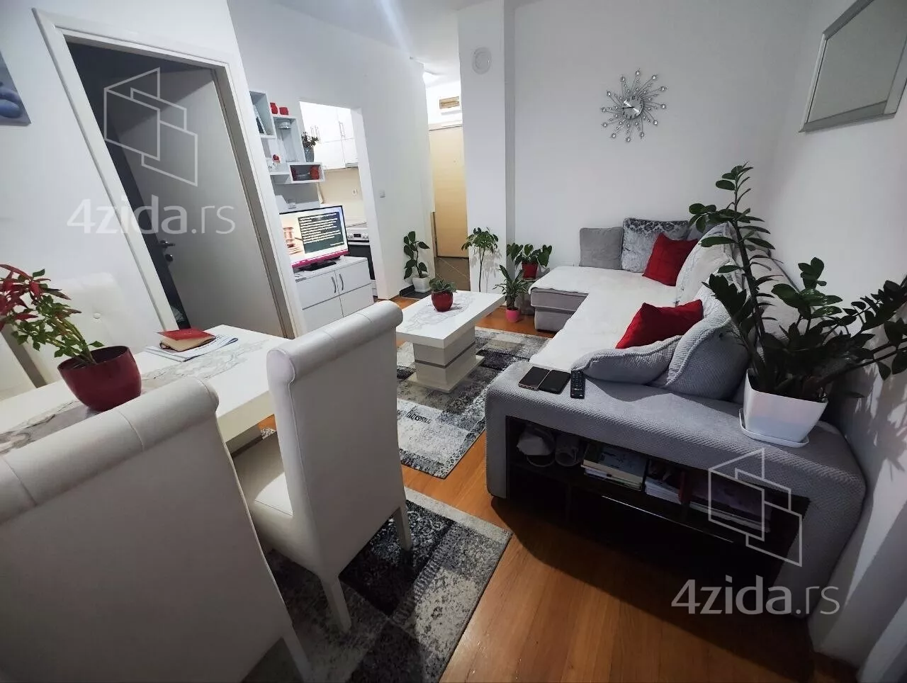 Jednoiposoban stan | 4zida