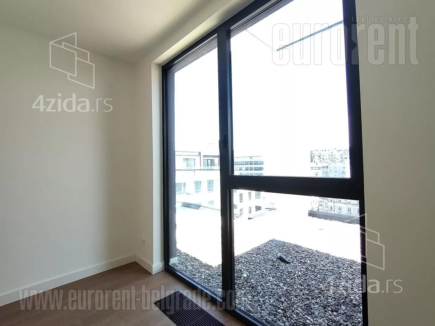 Sedmosoban stan | 4zida