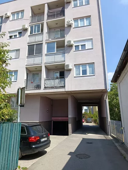 Janka Veselinovića 82 | 4zida.rs