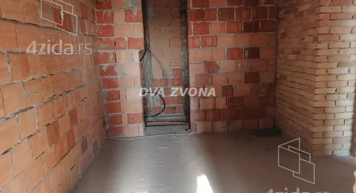 Poslovna zgrada | 4zida