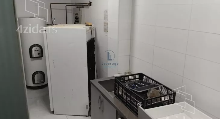 Šestosoban stan | 4zida