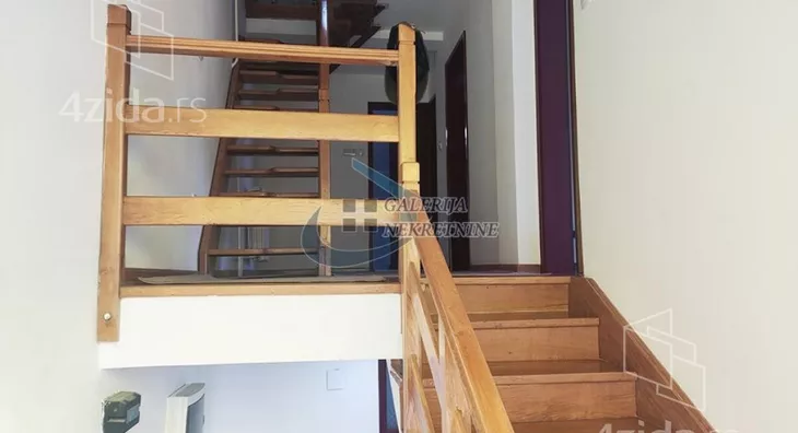 Četvoroiposoban stan | 4zida