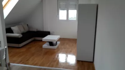 Ustanička 214 | 4zida.rs