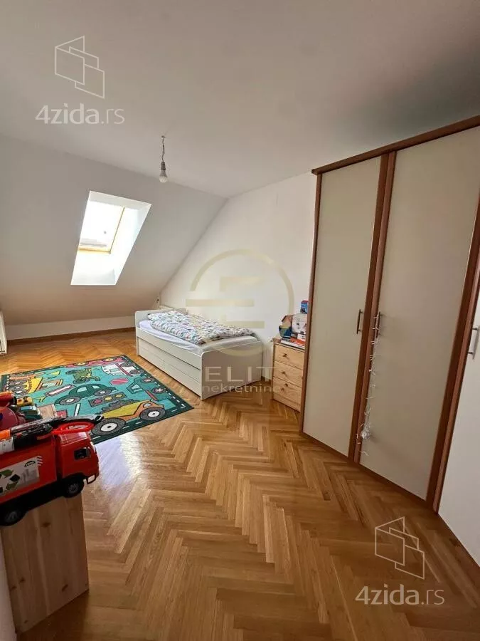 Četvoroiposoban stan | 4zida