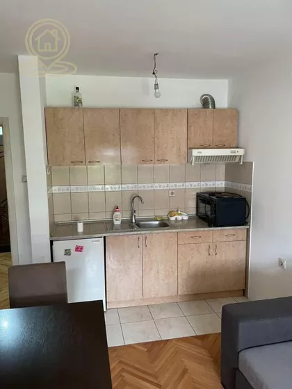 Ekonomski/Pravni Fakultet | 4zida.rs