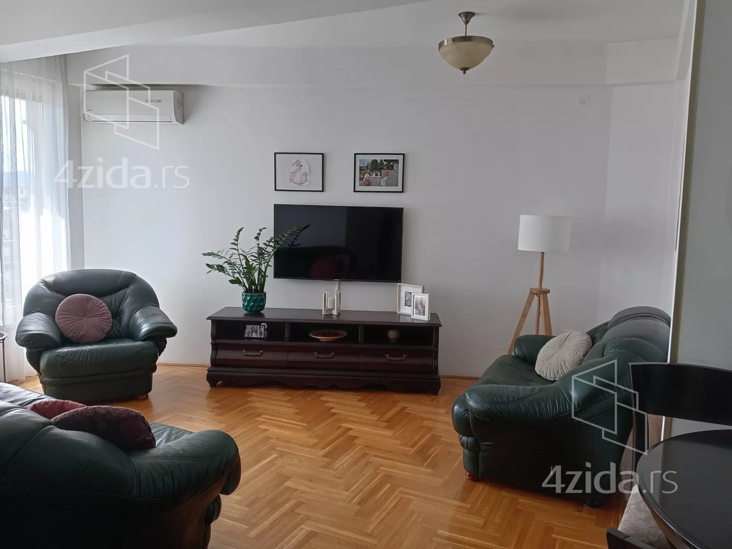 Četvoroiposoban stan | 4zida