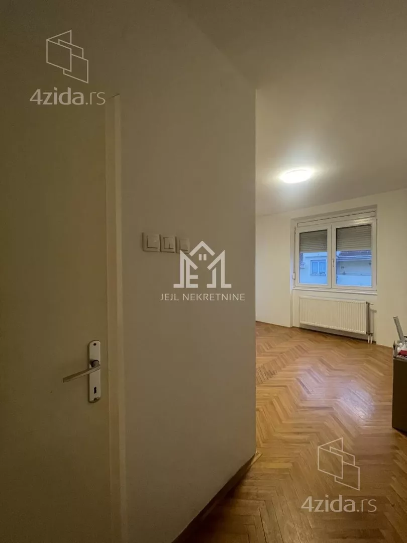 Šestosoban stan | 4zida