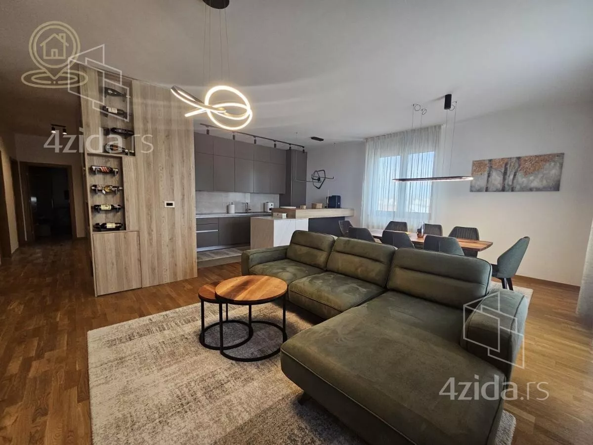 Četvoroiposoban stan | 4zida