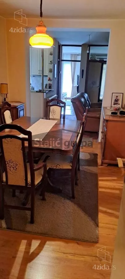 Petosoban stan | 4zida