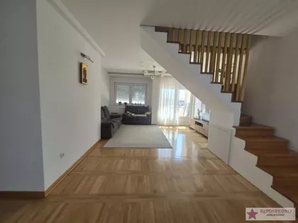 Mihajla Bandura | 4zida.rs