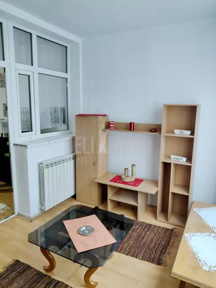 Ustanička | 4zida.rs