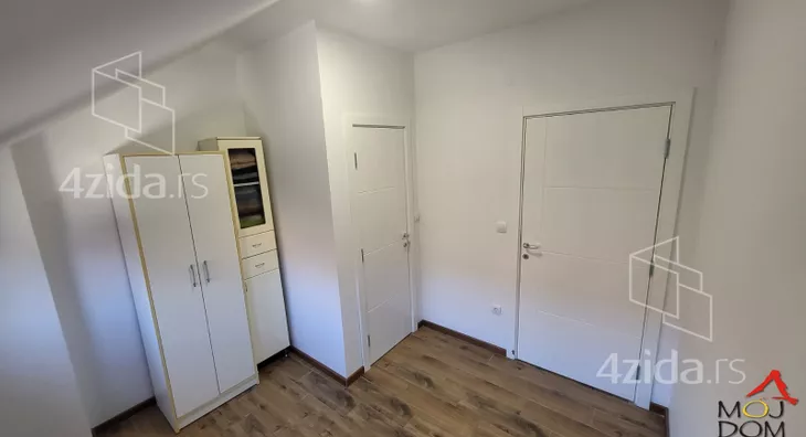 Četvoroiposoban stan | 4zida