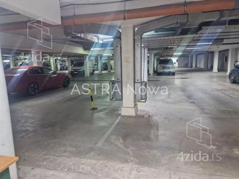 Lokal | 4zida