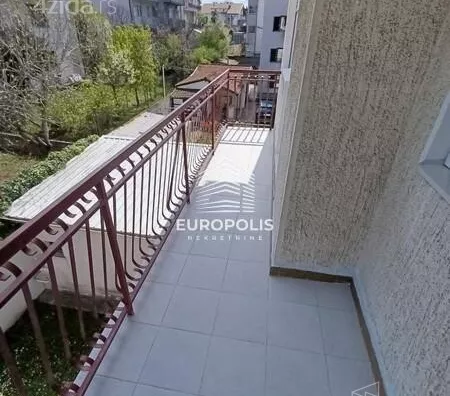 5-etažna kuća | 4zida