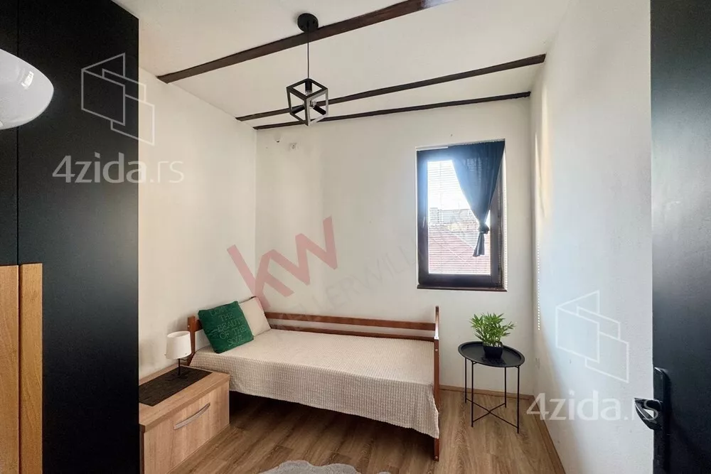 Petosoban stan | 4zida