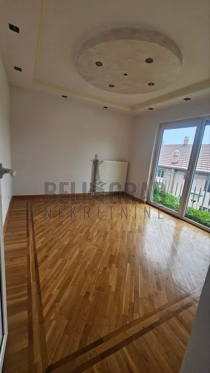 Bože Baucala | 4zida.rs