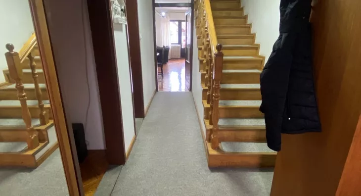 Šestosoban stan | 4zida