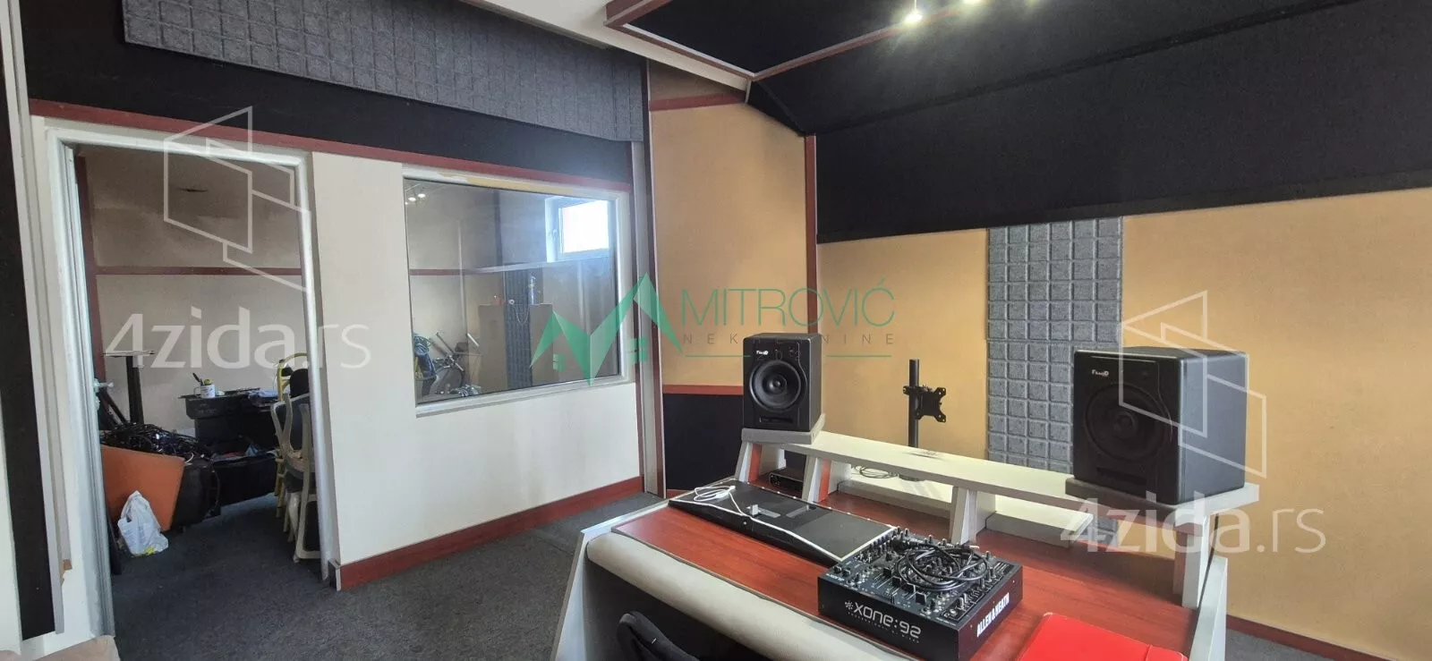 Poslovni prostor | 4zida