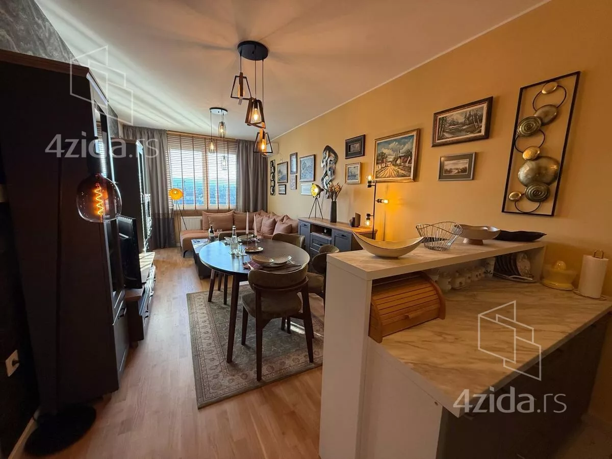 Dvoiposoban stan | 4zida