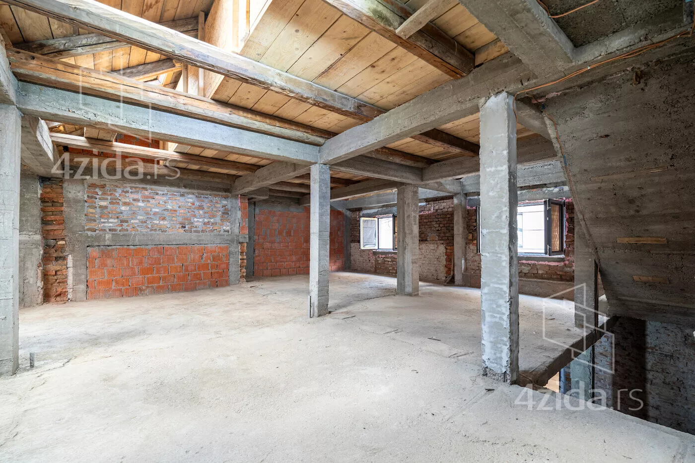 Poslovni prostor | 4zida