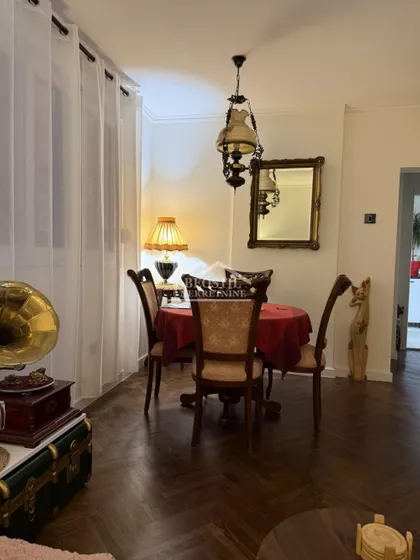 Ane Frank | 4zida.rs